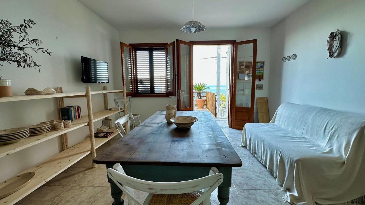 Marina Di Andrano - Alisso, Casa Vista Mare Con Parcheggio Privato E Wifi 빌라 외부 사진